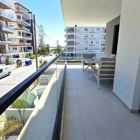 Stunning 2br - Close To & Restaurants Larnaca