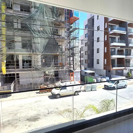 Stunning 2br - Close To & Restaurants * Larnaca