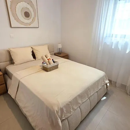 Stunning 2br - Close To & Restaurants Apartmán