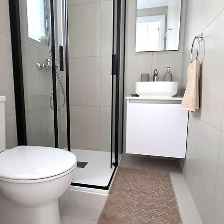 Stunning 2br - Close To & Restaurants *