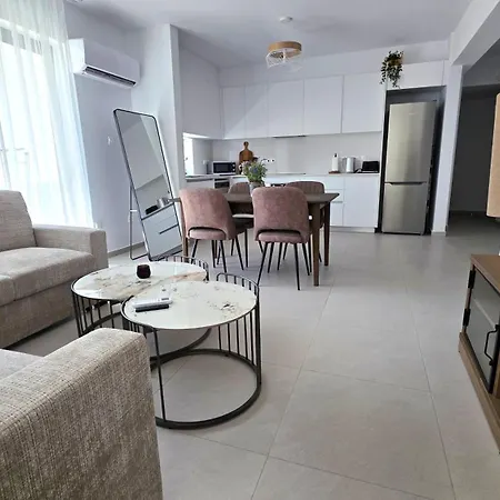 Stunning 2br - Close To & Restaurants Larnaca