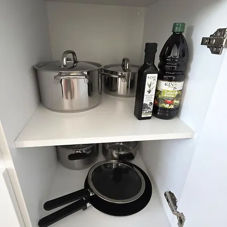 Stunning 2br - Close To & Restaurants *