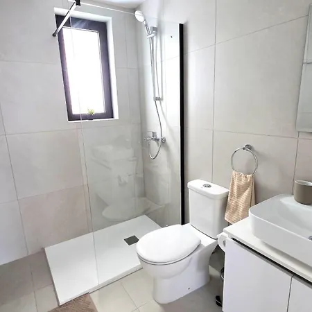 Stunning 2br - Close To & Restaurants * Larnaca