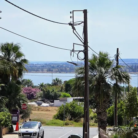 Stunning 2br - Close To & Restaurants * Larnaca